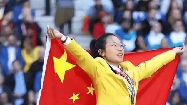 中专女孩国际竞赛夺金，打脸名牌大学高材生，谁说中专没天才？