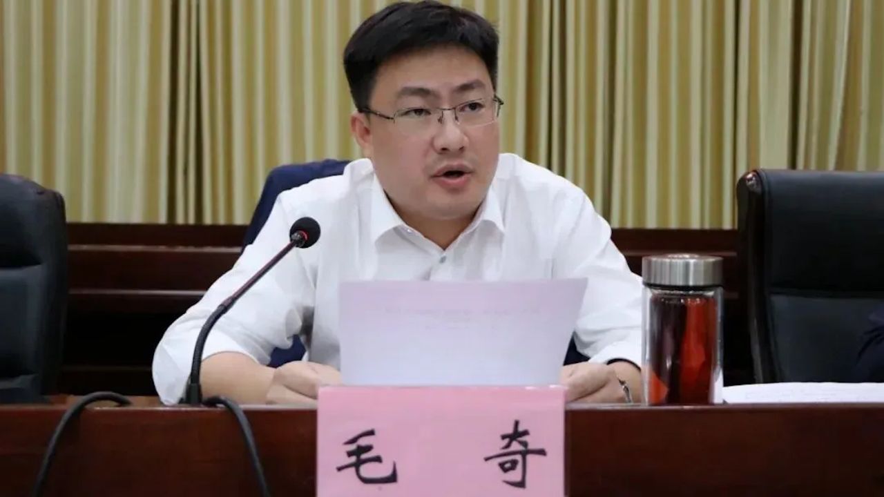 灵灵看世界：毛奇被双开！李佩霞还活着吗？