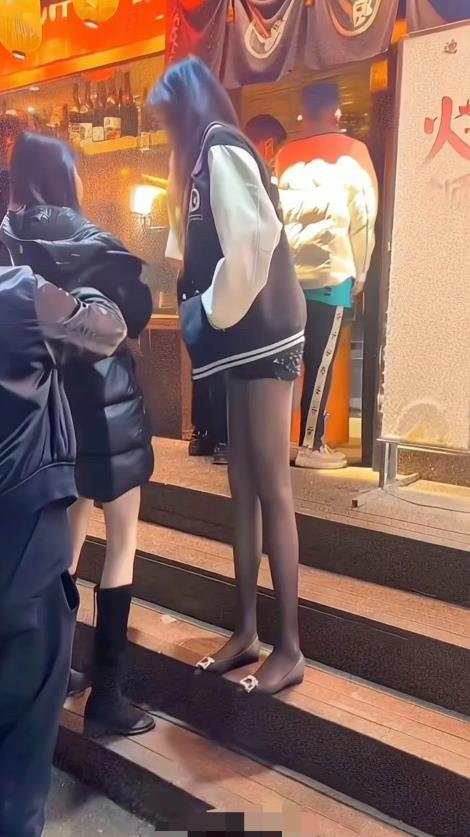 谁能懂筷子腿平底鞋的杀伤力