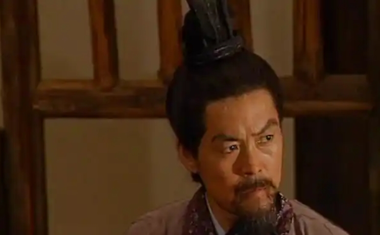 《三国演义》中的沮授可谓是别人虐我千百遍，我待别人如初恋的典范。
一开始袁绍对沮