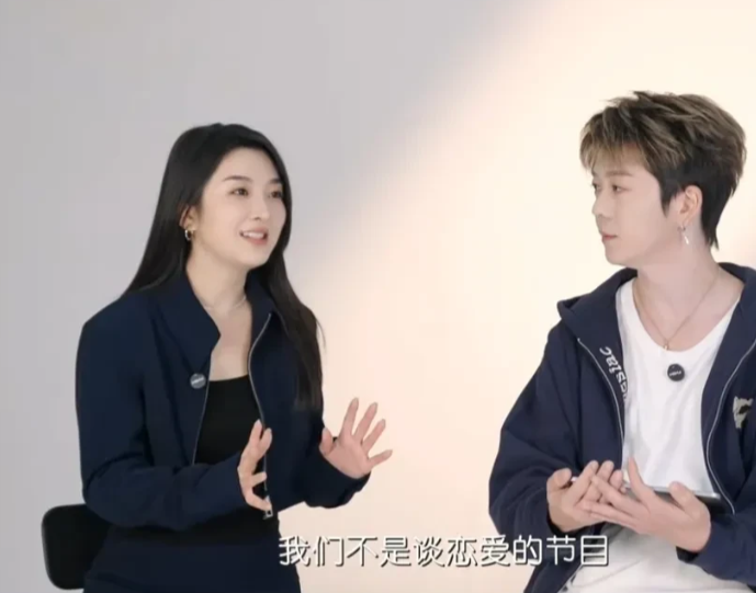 天啦！王栎鑫跟吴雅婷是离婚的天花板了吧！

真正的做到了离婚后还是亲人，相互守候