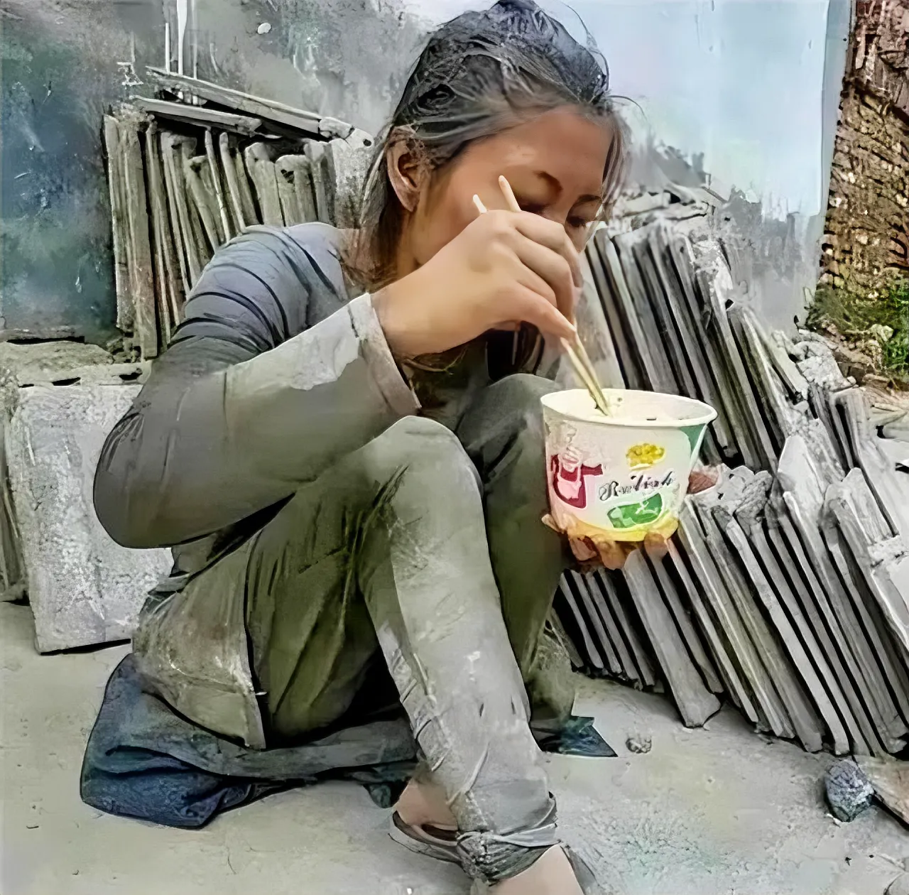 卖惨网红月入千万，该管管了