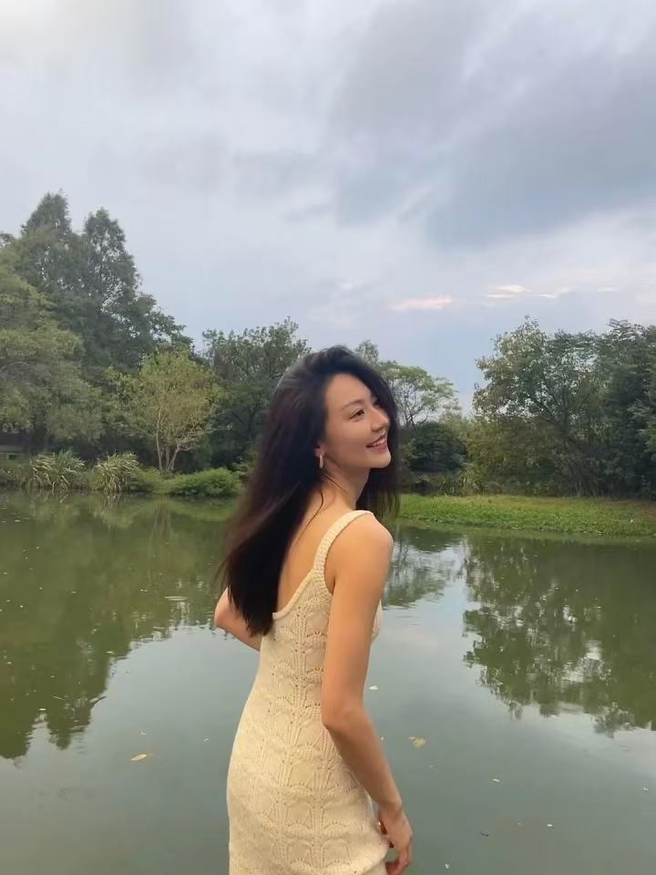 老板娘今天又是要留我在她家过夜了哈哈哈哈哈