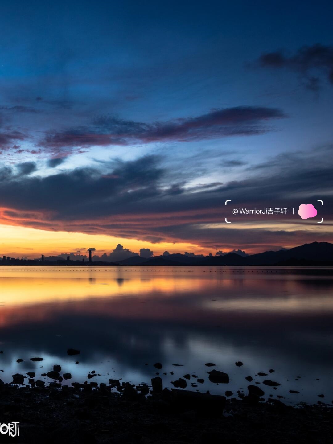 来深圳总要去看一场海边日出吧🌅🏙️#作为唯一一个沿海而建的一线城市，在深圳不