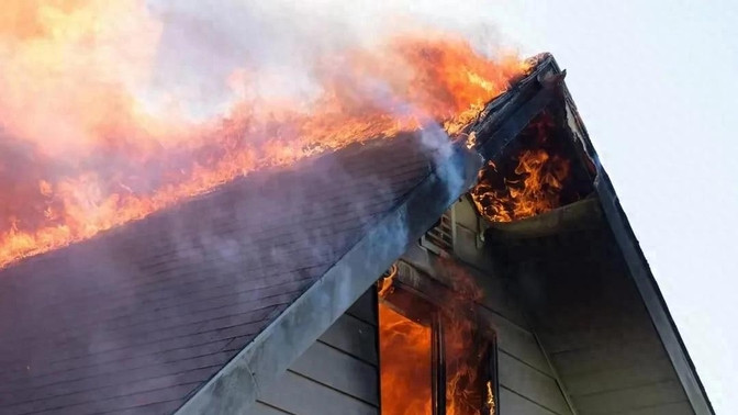 中国富豪洛杉矶豪宅被烧不吱声，美国会公布受损别墅名单吗