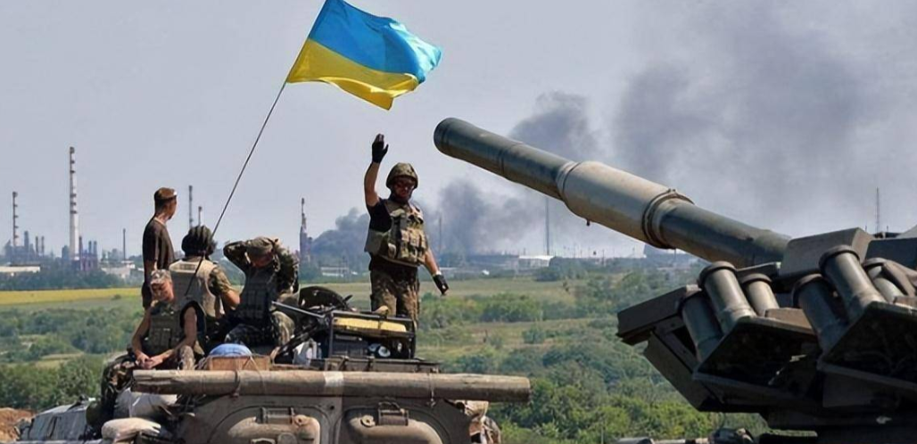 中国为什么不应该下场救俄罗斯？俄罗斯在乌克兰战场上陷入了泥潭，不少人喊着中国应该