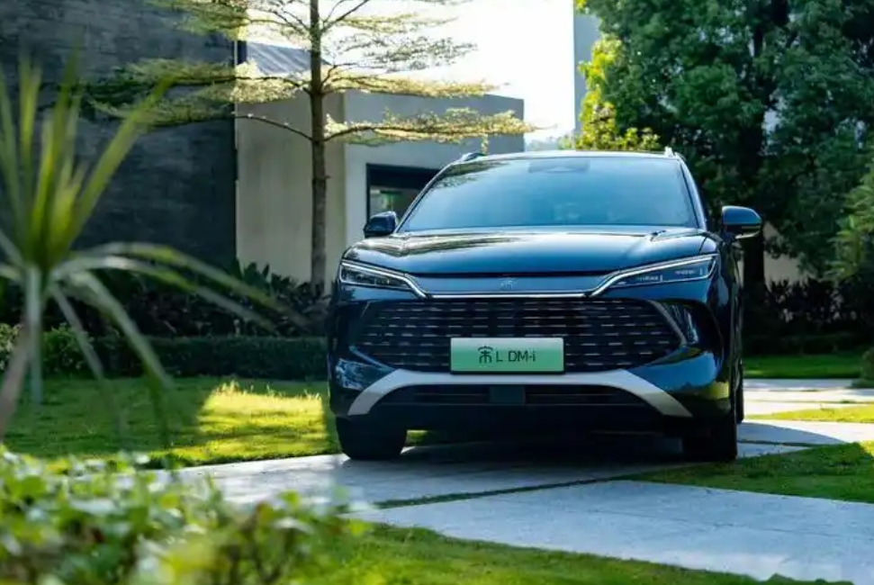 
落地价格16万，你会选择比亚迪宋L还是选择大众帕萨特？
我最后还是选择了比亚迪