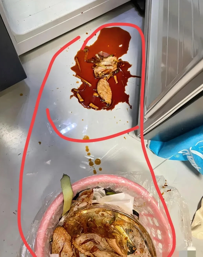 谁懂啊！以前看电视剧里那些老掉牙的剧情，主角不小心打碎杯子，一捡就划伤手，我还疯
