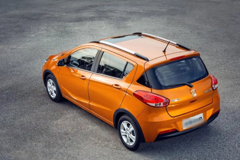 选择新能源车和选择燃油车的人到底是怎么想的？
1.选择新能源车的人很多是因为限号