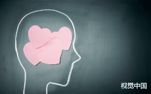 被恋爱脑闺蜜抱着跳崖后，我重生了，我要清除恋爱脑，还世界清净