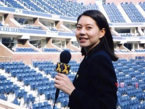 1982年，中国女子网球队去美国比赛，主将胡娜却玩起了“失踪”，她的背叛直接让中