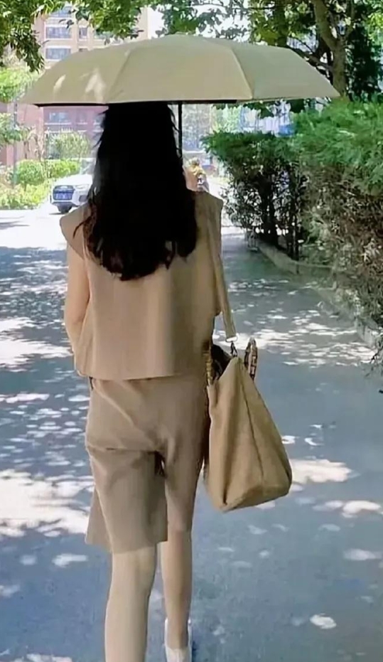 “毒鸡汤”正在毁了现代女性？92年的女同事32岁，月收入6000多块钱，不买房不