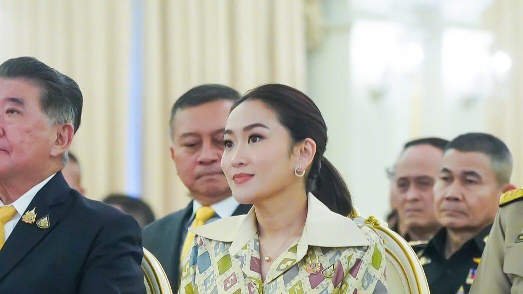 贝东丹不是公主胜似公主：身价29亿，儿女双全，丈夫是王族后裔