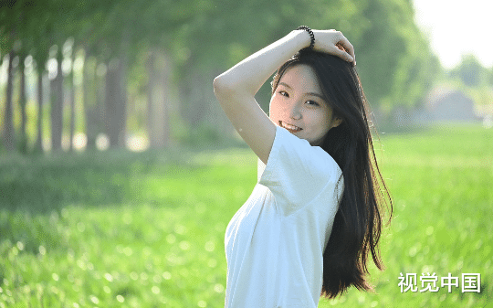 女友恨我钱给的太多，让她和真爱不得不分手，重生后我决定只谈爱，不花钱