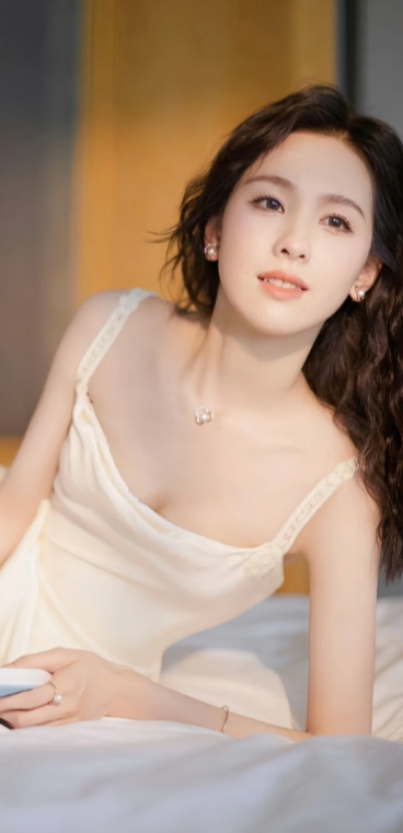 陈都灵美丽如花