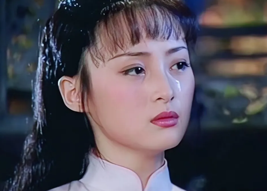 拍琼瑶剧完全就是对女演员最大的挑战，要扛得起挨揍，哭戏绝对不能少，还要哭的梨花带