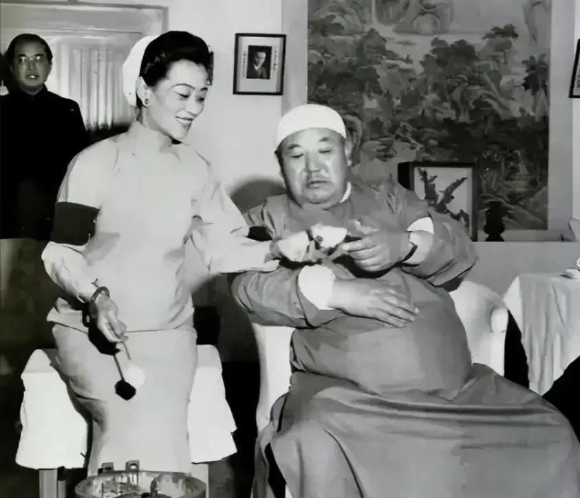 1950年，马鸿逵携带7吨黄金赴美生活，却不想在晚年和姨太太离婚，与孙子对簿公堂