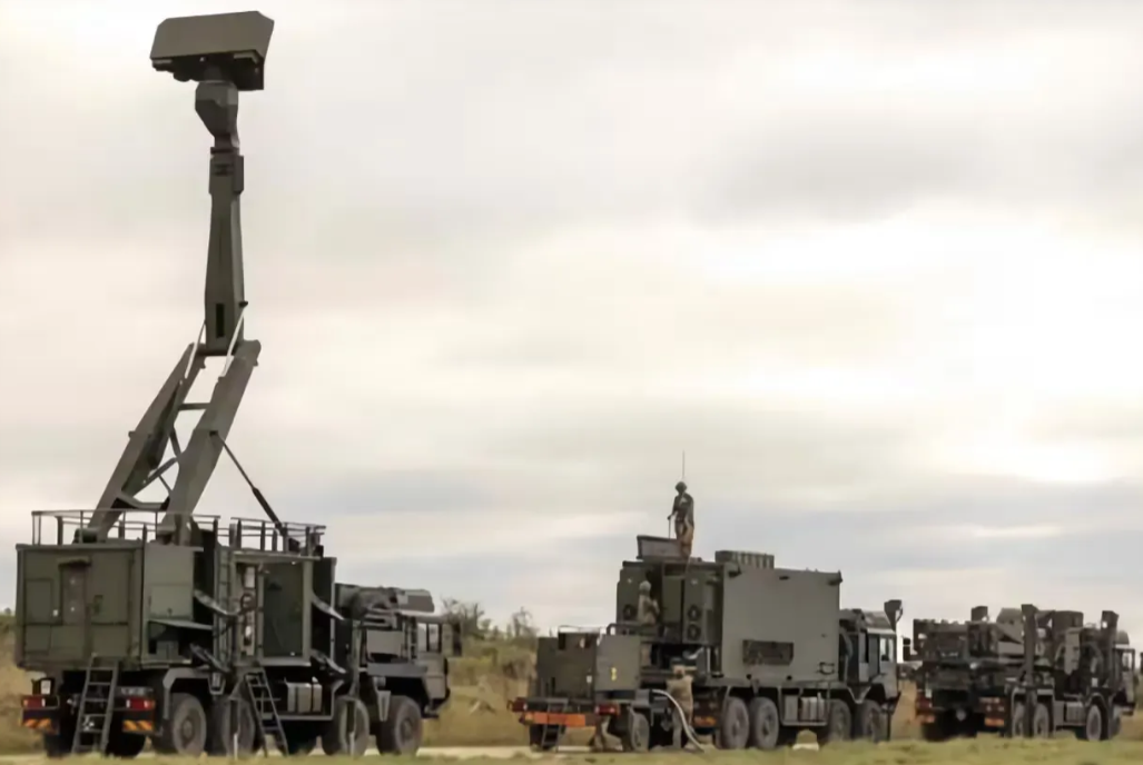 快讯！德国宣布再向乌克兰提供17套IRIS-T防空系统。
当地时间9月4日，德国