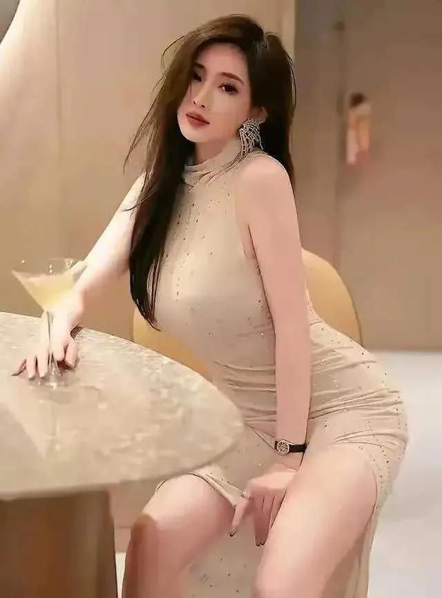 美的标准因人而异，不应局限于单一形态。有人偏爱纤细苗条，而有人则认为美女丰满身材