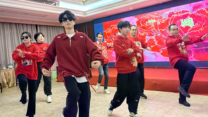 "辉煌成就，璀璨未来"——珠海白云康复医院2025年会圆满落幕