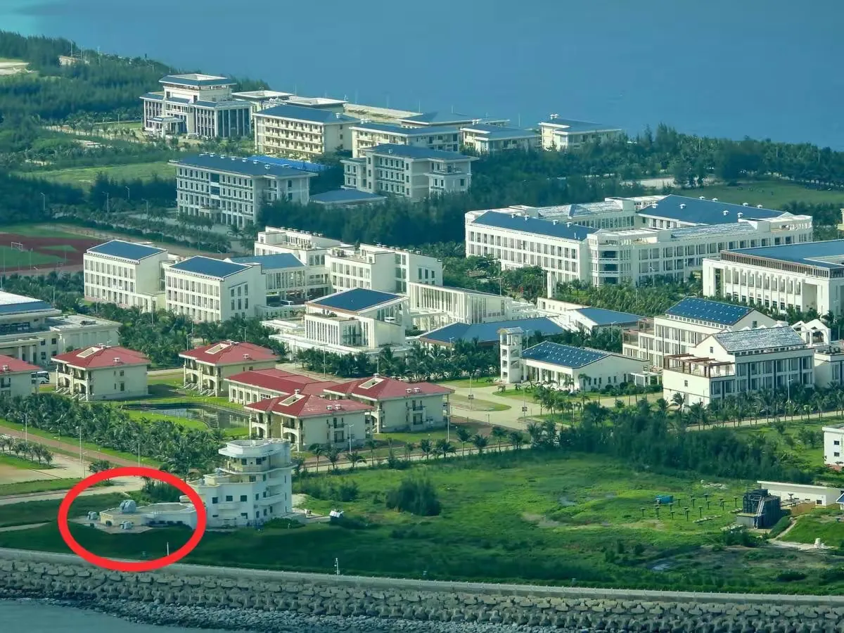 渚碧礁，这座矗立于南海的“钢铁堡垒”，其岸防火力之猛烈，让人惊叹不已。菲律宾飞机
