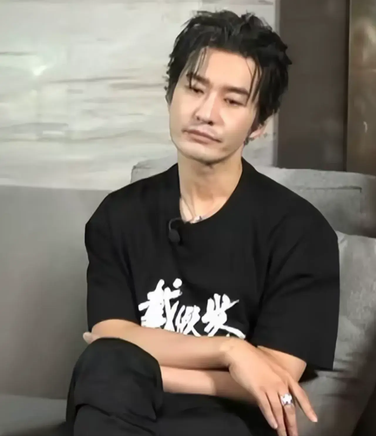 黄晓明人风评可以，大家都说不错。这次的事跟他有什么关系？
 
黄晓明人不错的，每