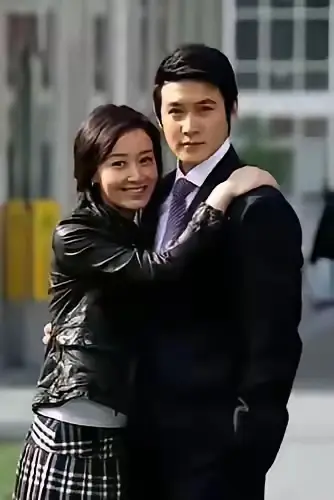 看看陆毅搂着的这个美女是谁？