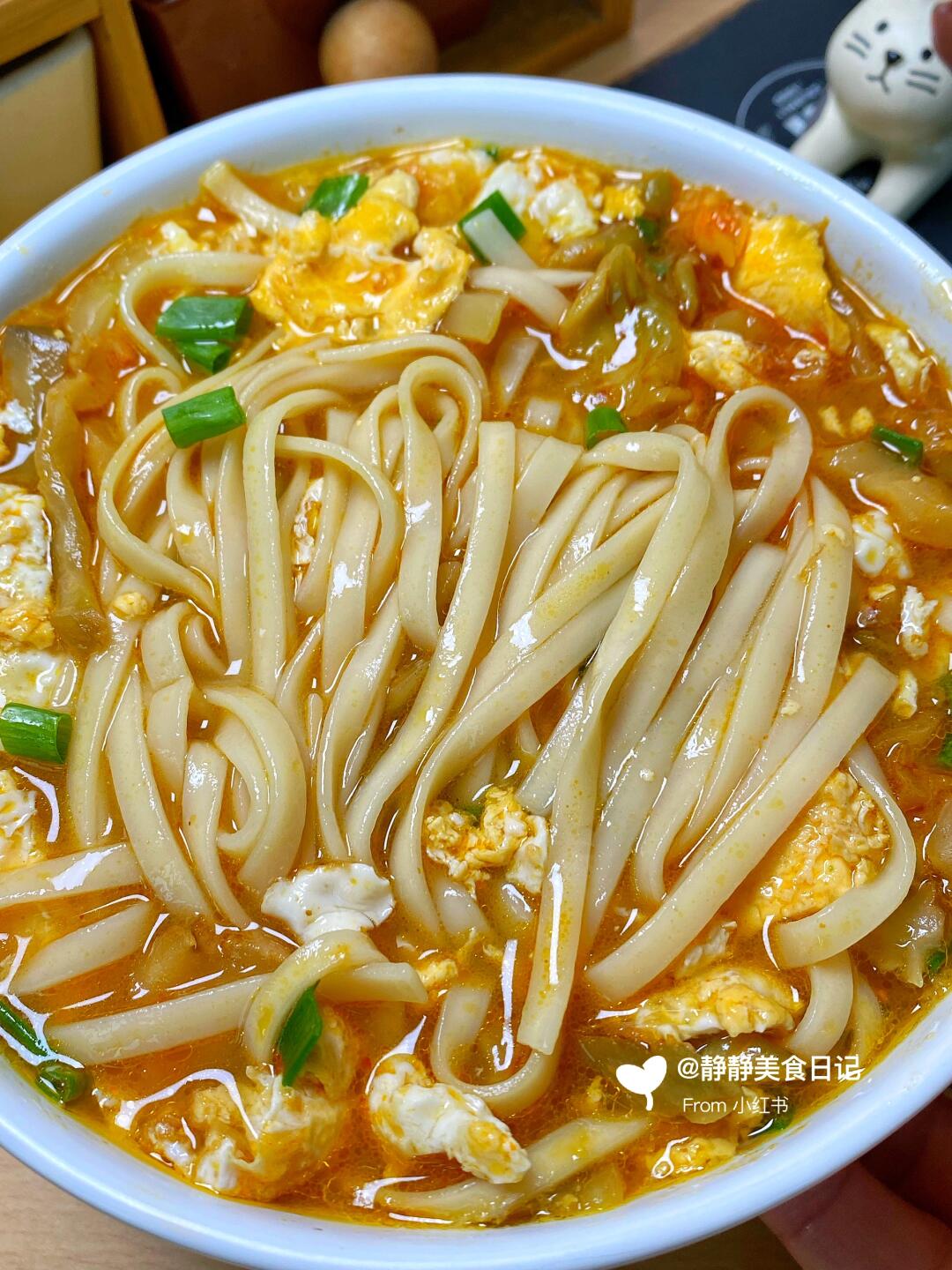 面条这么做鲜香味美，真的巨巨巨好吃
简简单单的食材，做出的面条味道无比香！！
喜