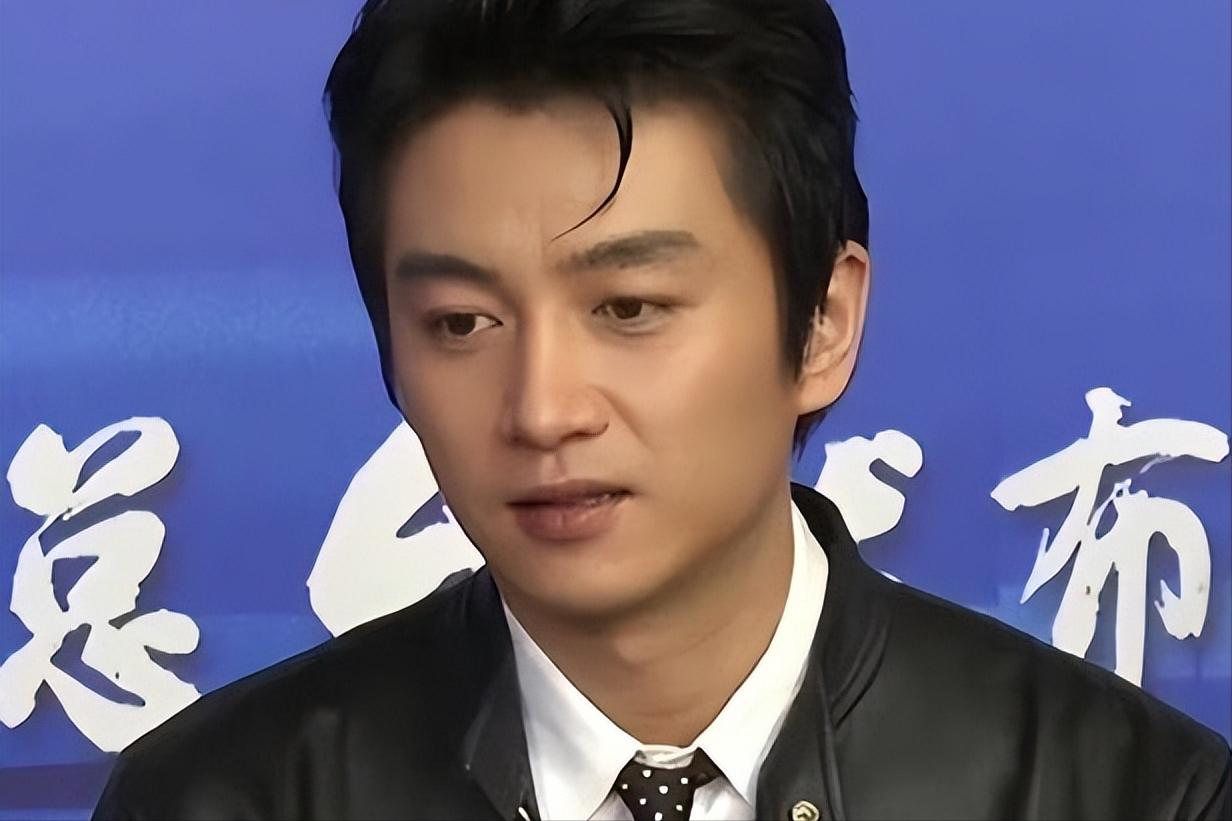 陈晓陈妍希婚姻迷雾重重，葬礼缺席风波后陈晓事业焕新颜