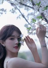 赵露思回应变美：努力成就更好的自己