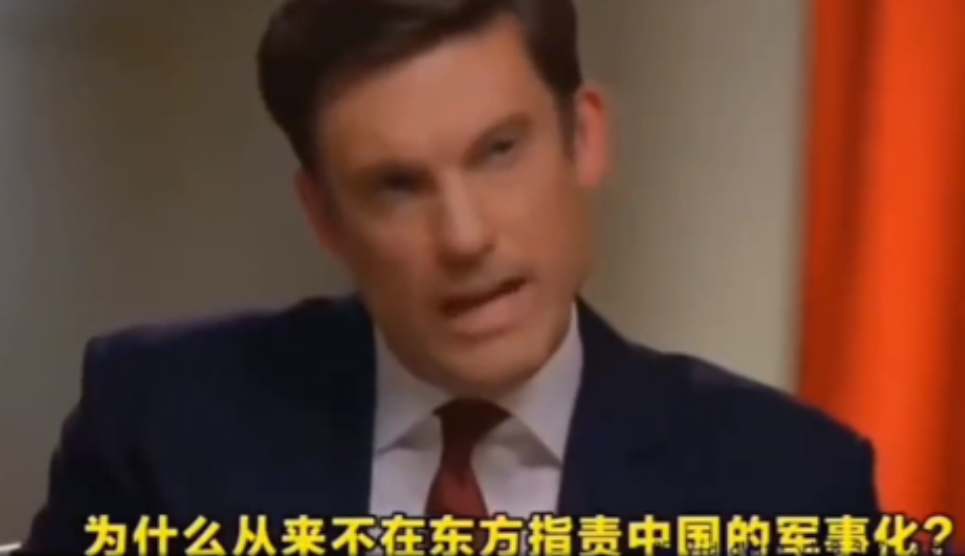 西方记者问为啥不指责中国造航母，普京一句话让其表情尴尬！