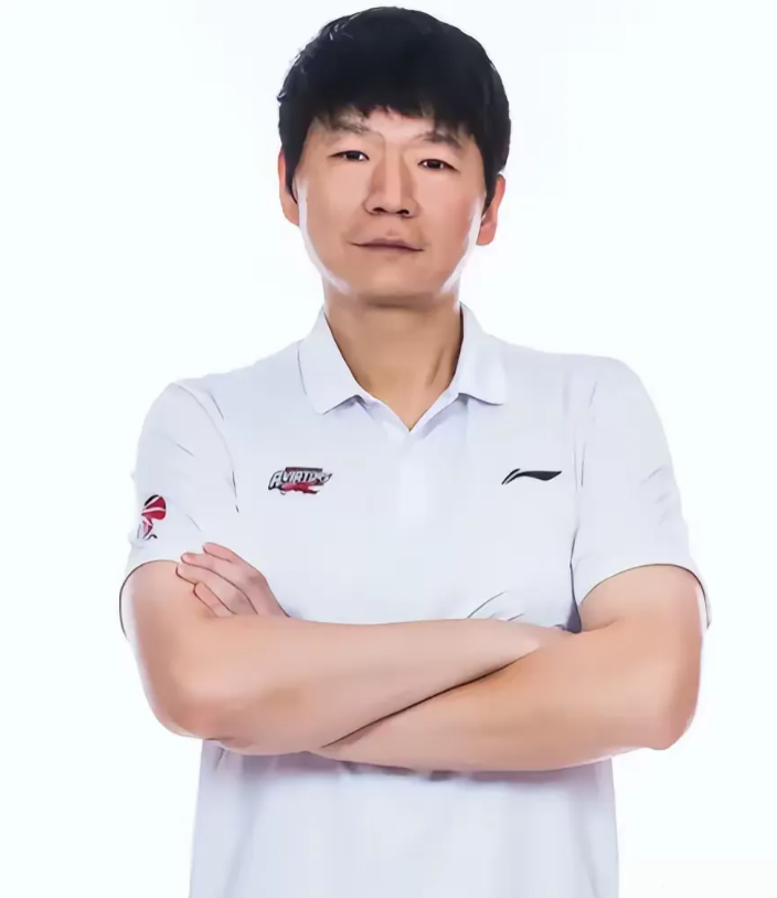 新疆 105-87 山东，一战彻底打出了这么 5 大可笑事实。

1. 邱彪选外