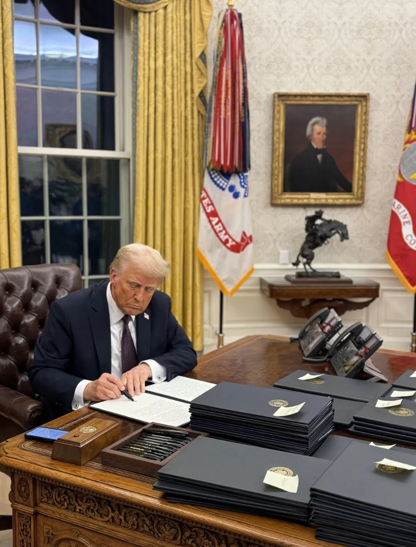 一觉醒来，赴美生子中介公司、孕期托管、月子中心等一众产业链的天塌了！
特朗普上任