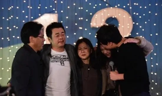 娱乐圈名场面❗沈腾求婚王琦全家痛哭😭
沈腾求婚王琦那段，一直是很被质疑的综艺，