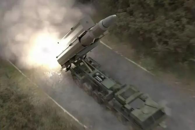 【俄乌冲突最新战况：俄军在乌东北进攻频率加大，乌军拼死抵抗】7月25日，俄乌前线