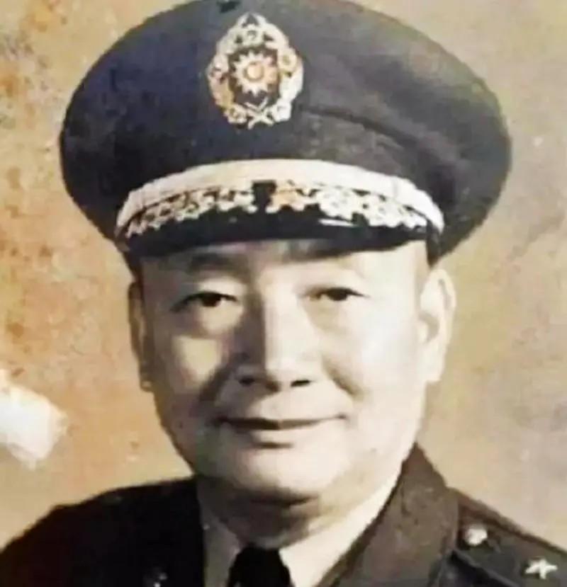 1949年8月，福州解放。蒋介石下令将带头逃跑的李延年、李天霞关押，声言要枪毙。