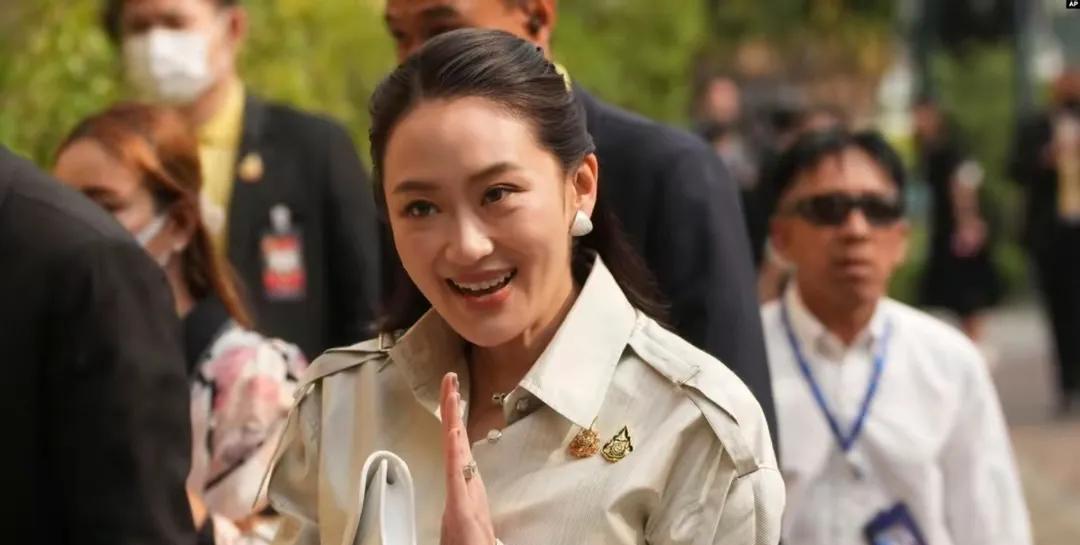 泰国总理最近来中国，签了好多协议，特别是在铁路方面有大进展。这让蒙古有点着急了，
