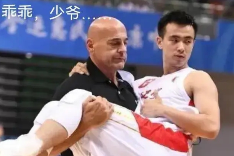 现役CBA联赛明星级别后卫:赵继伟与徐杰本赛季综合实力对比如下:

1.赵继伟 