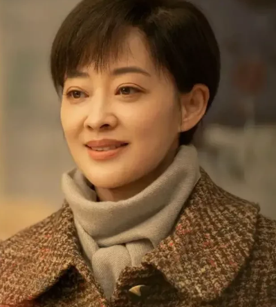 《六姐妹》
天吶，
真不知道导演是怎么想的，让她们俩演母女。
我觉得邬君梅很不适