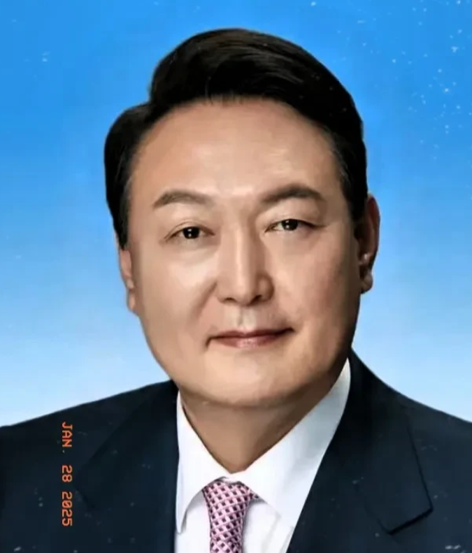 韩国检察厅在尹锡悦案上玩了一把“大反转”！起初，他们说起诉理由“不够充分”，打算