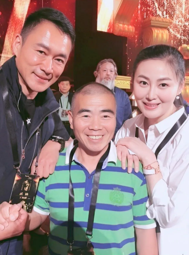 水浒演员再聚首，时光荏苒，岁月如梭，如今这些演员都老了，留给我们的都是满满的回忆