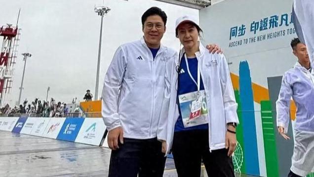 主持人问郭晶晶：有没有为霍启刚做出一些改变？她回答显情商