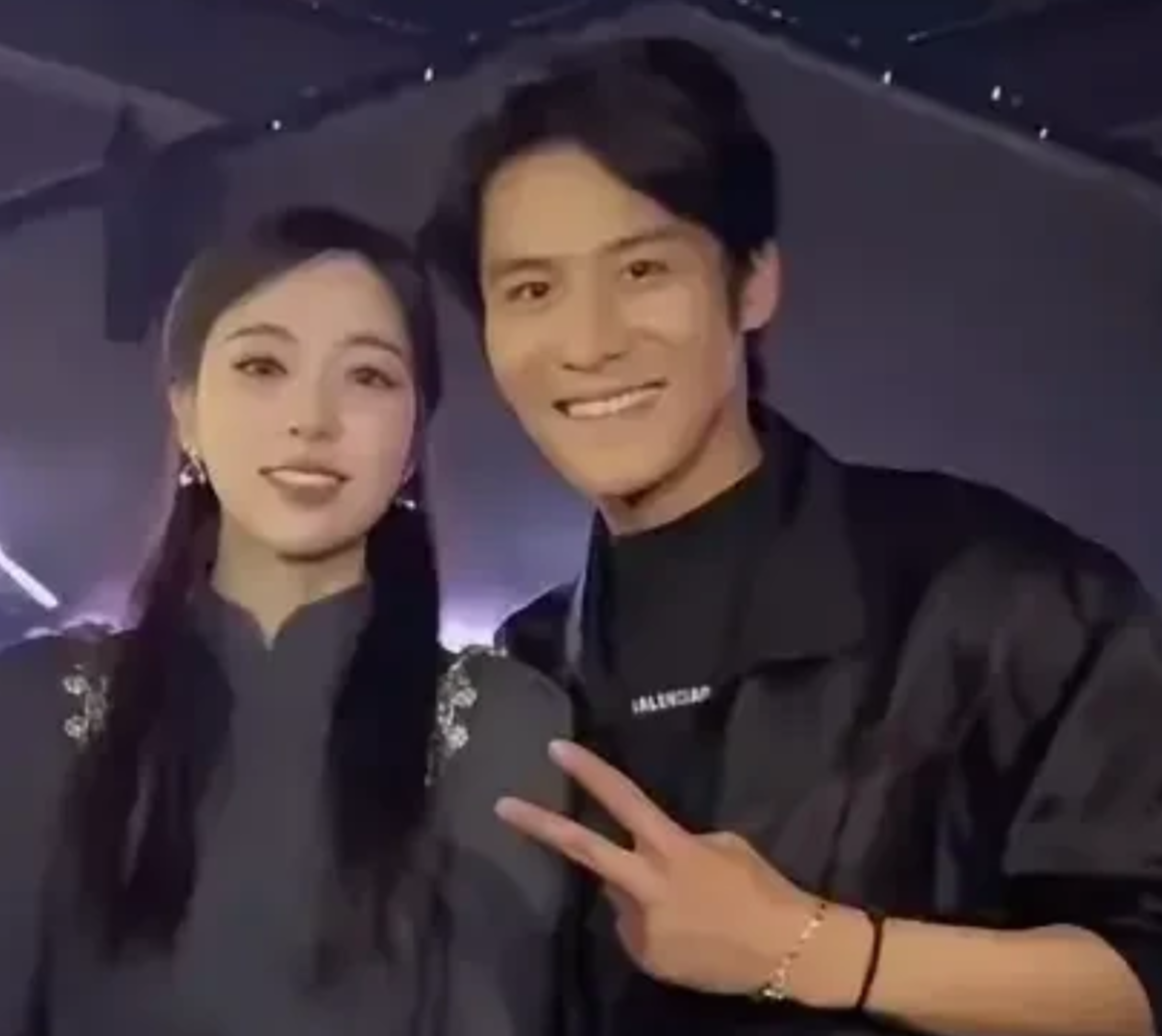 大杨嫂出来“辟谣自己买编制”！
大反转，大杨嫂晒出自己的教师资格证，等一大堆证书