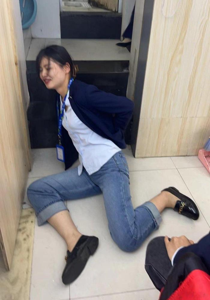 人倒霉了，喝水都塞牙。 ​​​