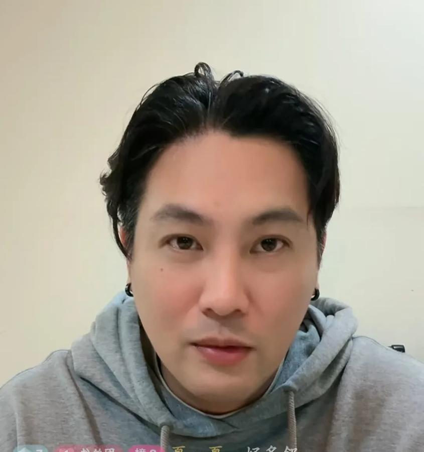 湾湾博主真会说！

问：汪小菲五一还能办婚礼吗？

答：你觉得这个时候办合适吗？