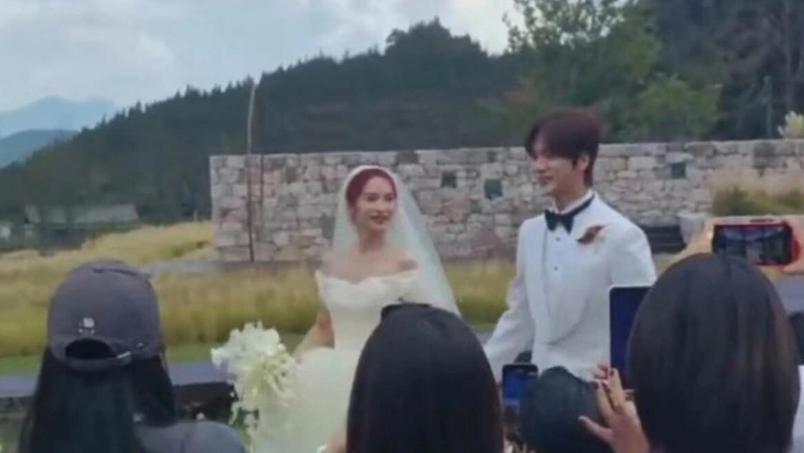 苏醒主持路虎婚礼，祝福陆虎和嘘嘘百年好合