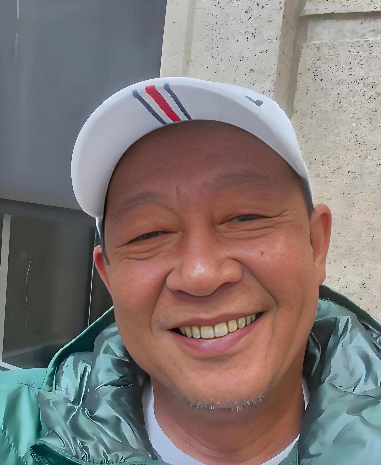 眼前的王志文，真的不像他了。胖了，老了，也油腻了许多。没想到，曾经的偶像，如今竟