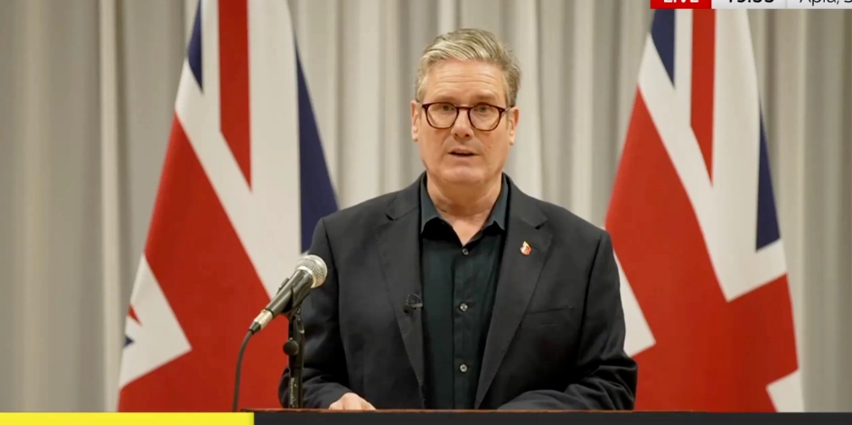 英国首相称伊朗不应对以色列报复作出回应。问问这个家伙，哈马斯是不是也有“巴勒斯坦