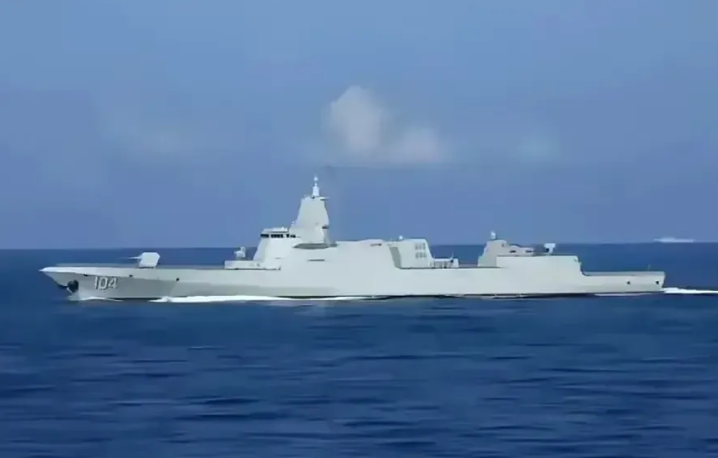 万万没想到，我国的两艘055万吨大驱，竟然神不知鬼不觉地出现在了澳大利亚的东边！