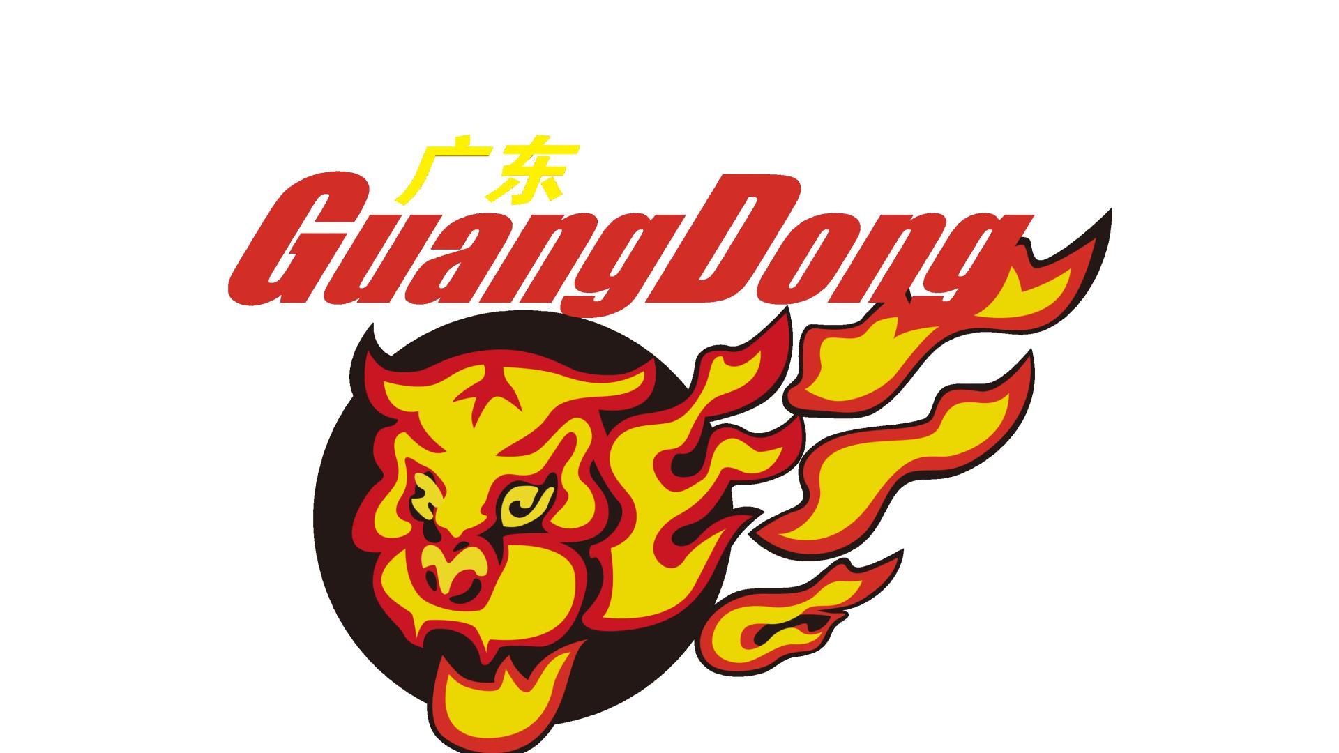 从各方面相比较，小史密斯和富尔茨谁会更适合现在的广东队呢？